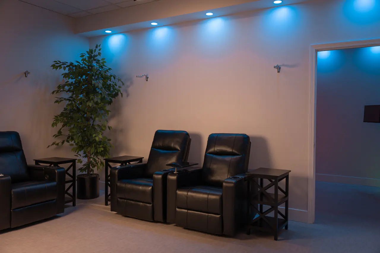 Photograph of the Fenix reclining-chair room; no people